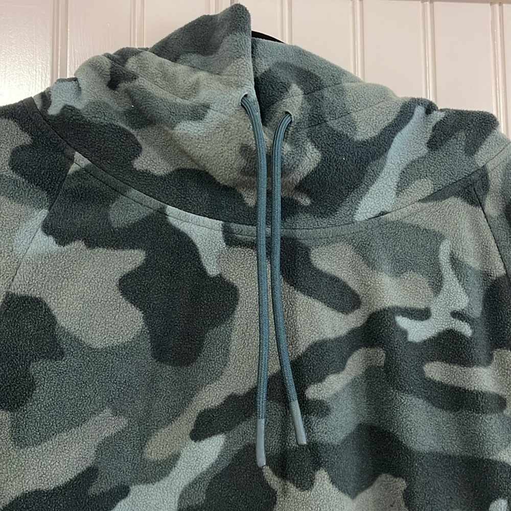 Old Navy Camo Fleece - Picture 2 of 4